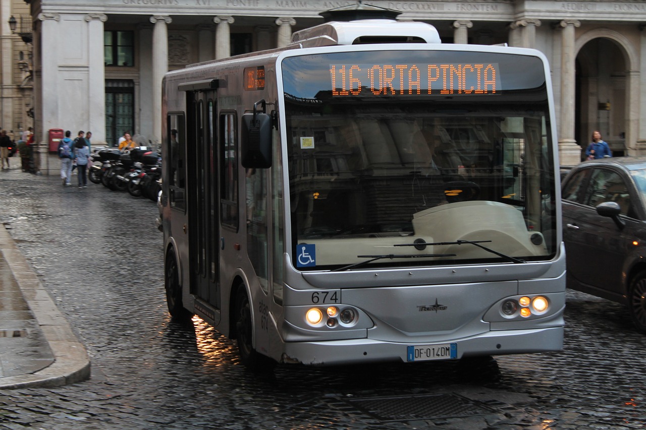Rome to ban buses from entering historic centre (Italy)