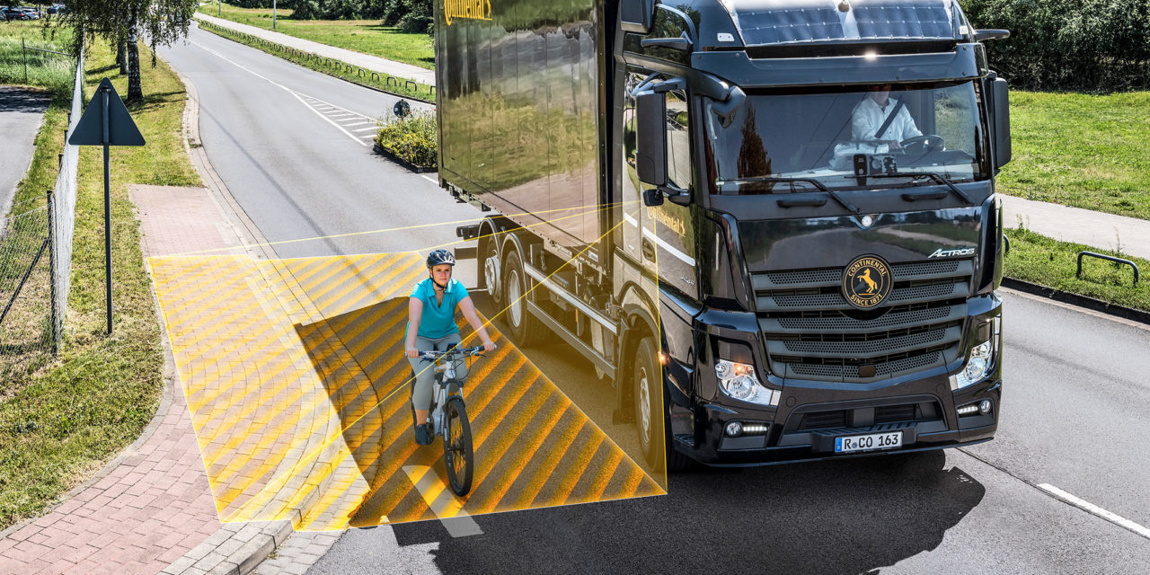 Turn Assist System for All Trucks – Continental Makes Roads Safer for Pedestrians and Cyclists
