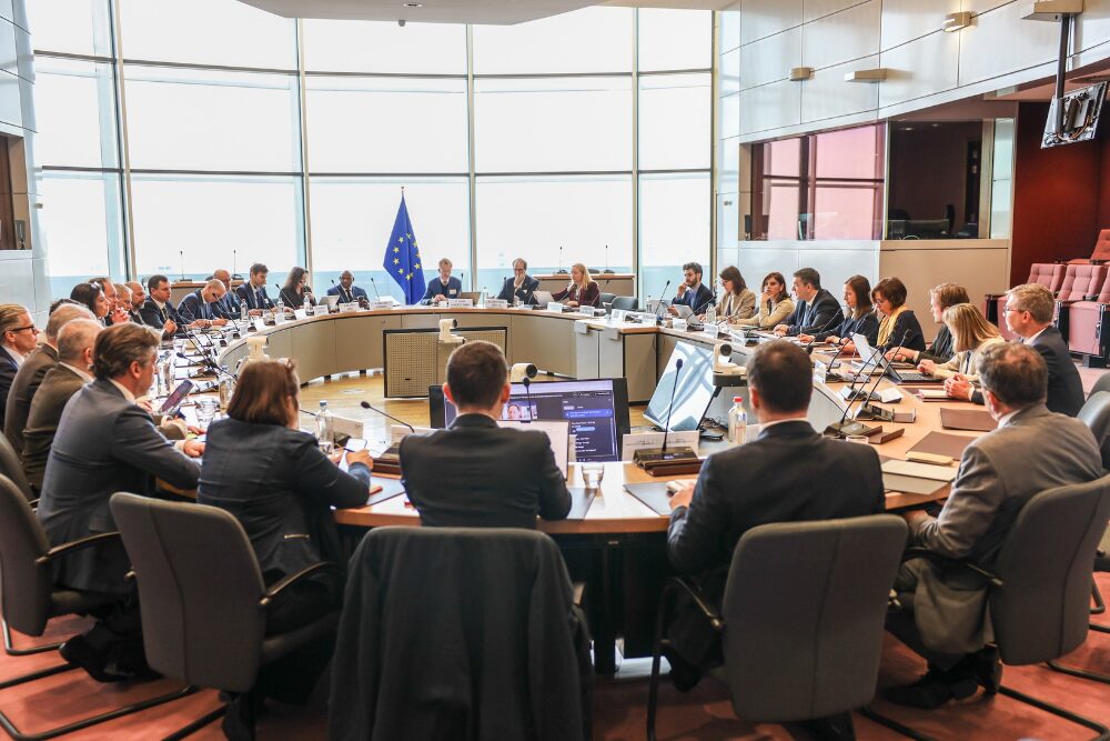 Commissioner Tzitzikostas hosts Strategic Dialogue roundtable with ...